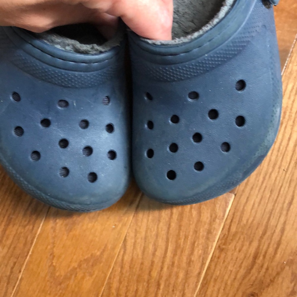 Fuzzy crocs - Picture 2 of 2